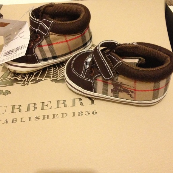 3-6 months burberry boy shoes