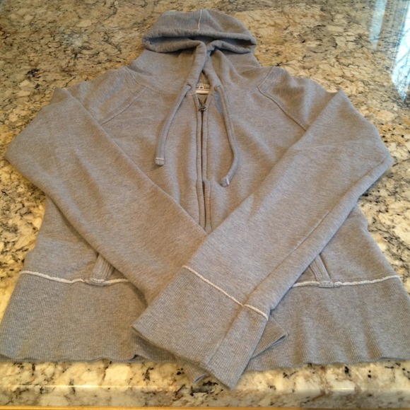 BUNDLED***REDUCED*** CONVERSE size M zip front hoo - Picture 1 of 3