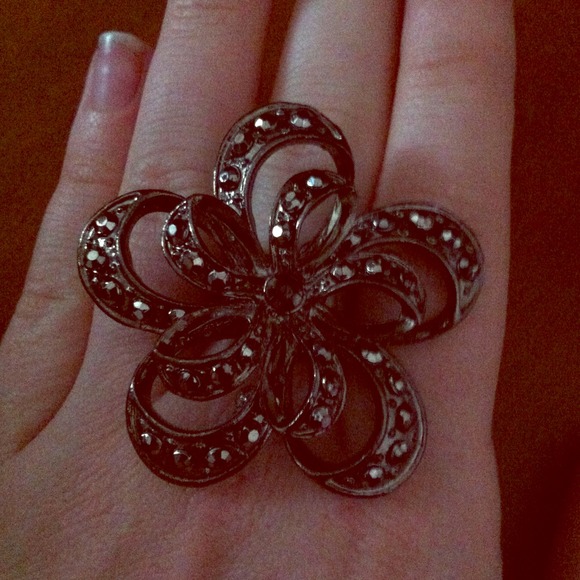Flower stretchy ring