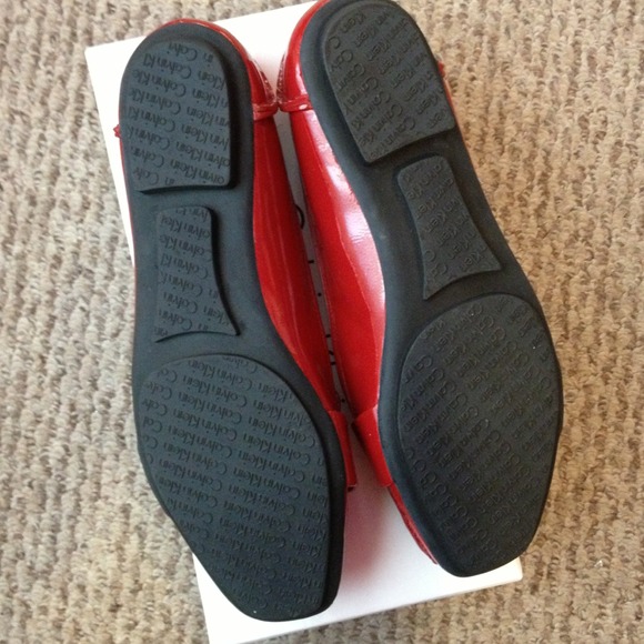 🌹SOLD🌹 Authentic Red Calvin Klein  shoes - Picture 3 of 4