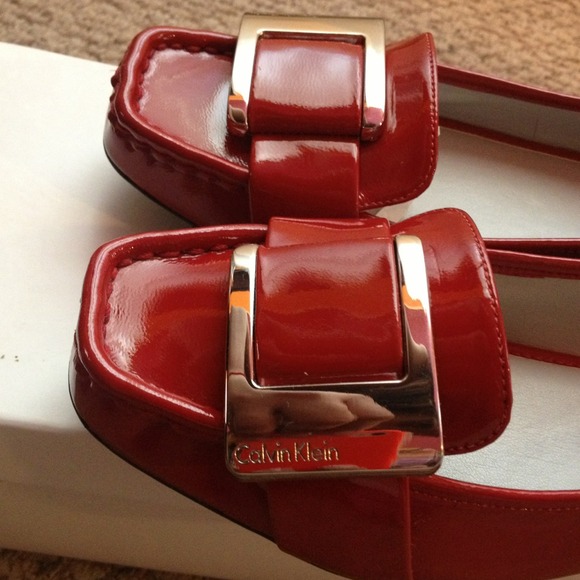 🌹SOLD🌹 Authentic Red Calvin Klein  shoes - Picture 4 of 4