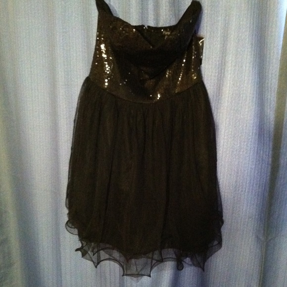 Black sequin party dress