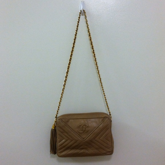 SOLD Authentic Vintage Chanel in chevron quilt - Picture 2 of 4