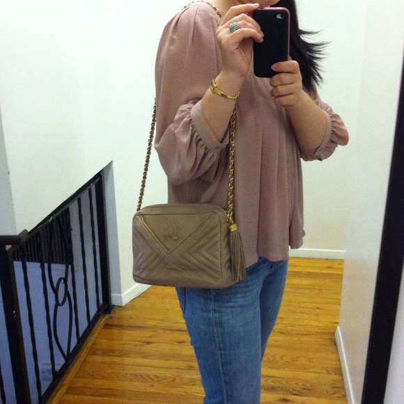 SOLD Authentic Vintage Chanel in chevron quilt - Picture 3 of 4