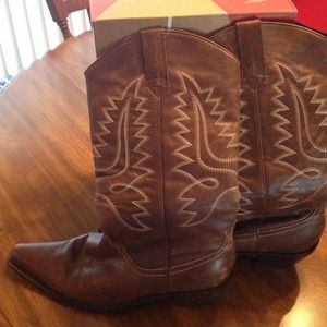 Cowgirl boots gently worn