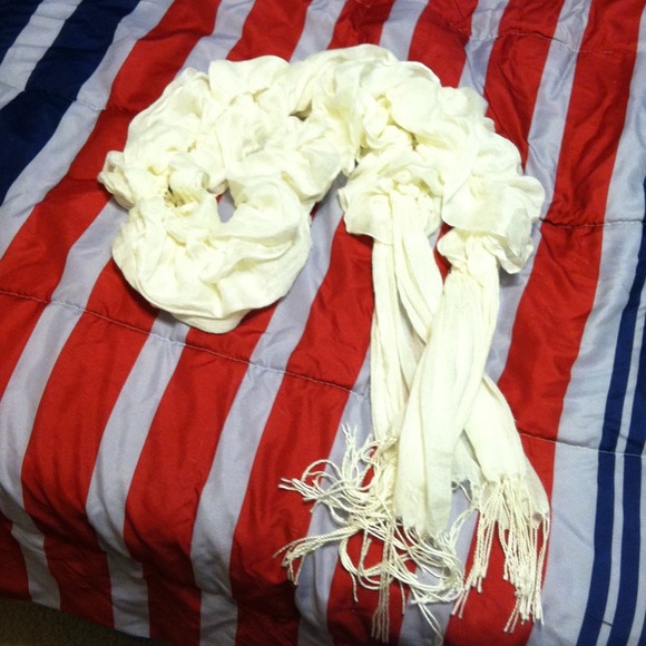 Creme ruffled and flowy scarf