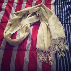 NWOT Gold scarf