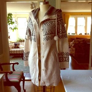 Long cozy sweater with hood