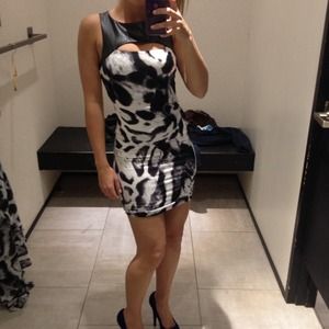 ❌❌❌SOLD❌❌❌.  "Guess" dress