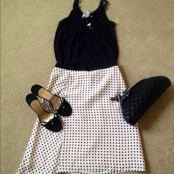 🌟Sold in bundle 🌟BR pale pink polka dot skirt. - Picture 4 of 4
