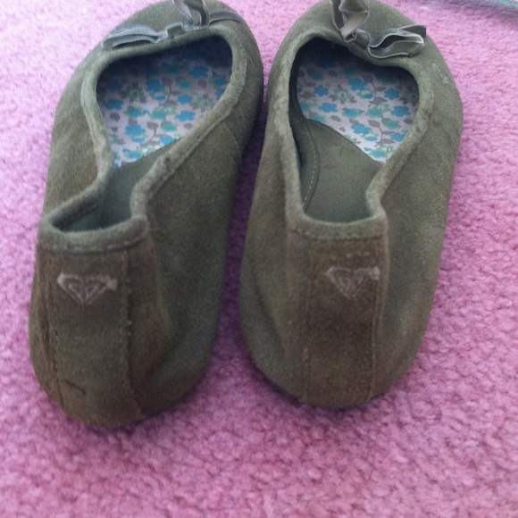 Green Roxy flats! - Picture 2 of 2