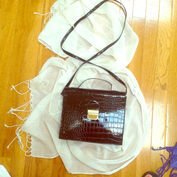 Black shoulder bag