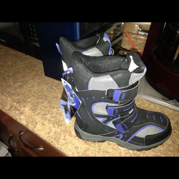 Zero exposure snow boots for boys