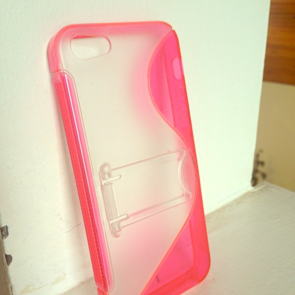 iPhone 5 case with kick stand