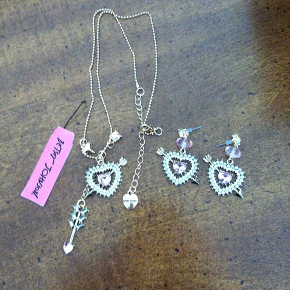 Bundle trade for @crystal4867 Beautiful Betsy set