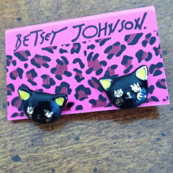 🚫Sold🚫Black cat Betsy Johnson earrings