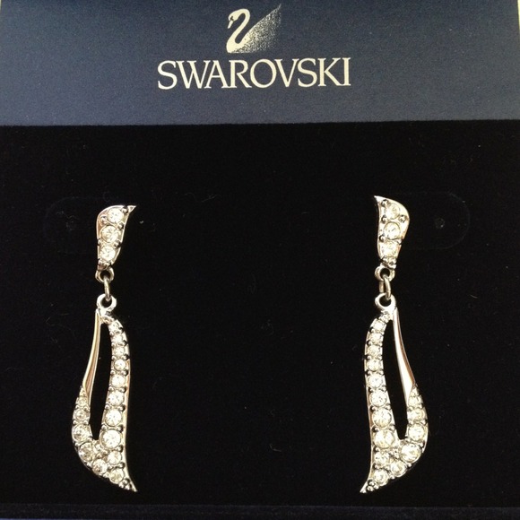 *SOLD in bundle* Swarovski pave teardrop earrings - Picture 2 of 4