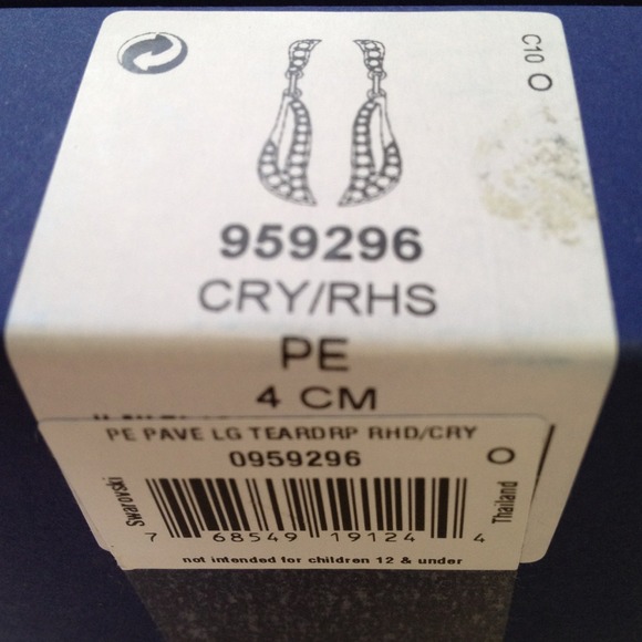 *SOLD in bundle* Swarovski pave teardrop earrings - Picture 3 of 4