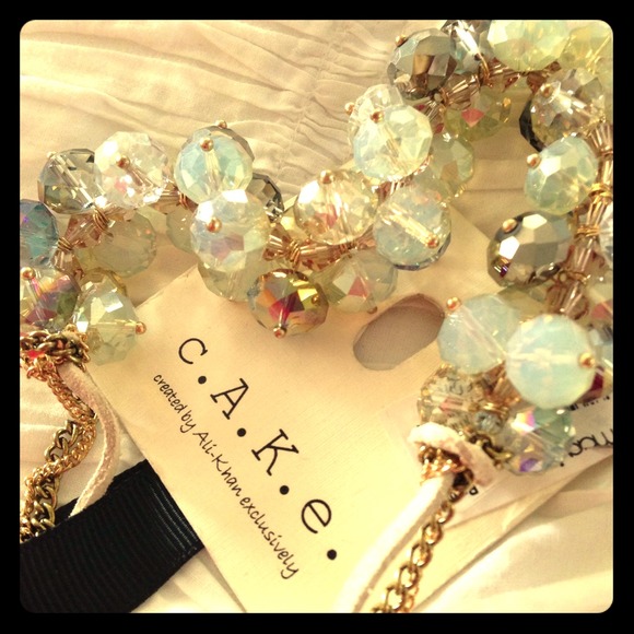 Necklace by C.A.K.E. NWT..this looks great on!