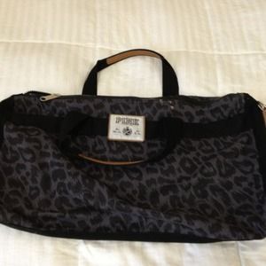 ⚓RESERVED⚓V.S Love Pink Duffle