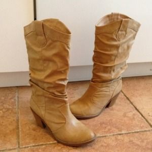 ⭐Reserved for megmomof3⭐ Tan cowgirl boots