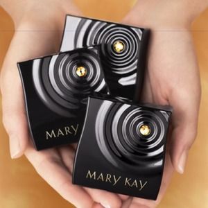 Mary Kay Special Edition Compact Mini (unfilled)