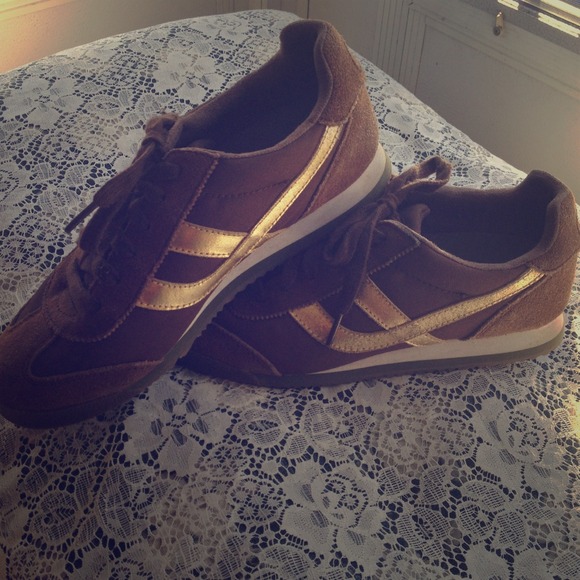 American Eagle sneakers