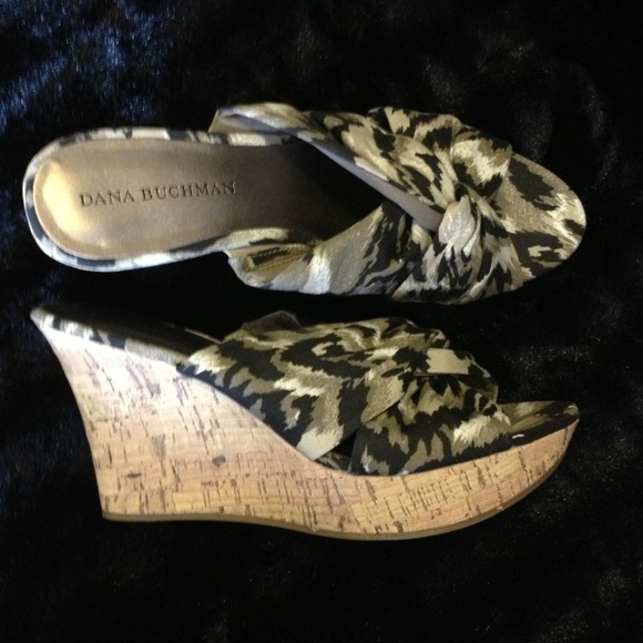 Dana Buchman wedge sandals