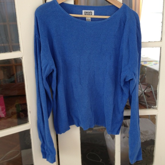 SOLD OUT Light blue sweater