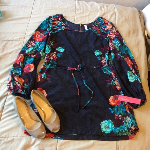 🚫SOLD!!!🚫Long sleeve floral dress NWT