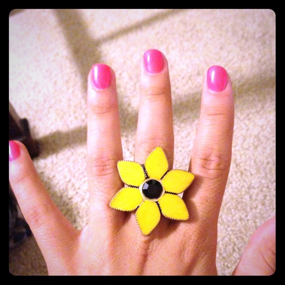 Betsy Johnson large sunflower ring