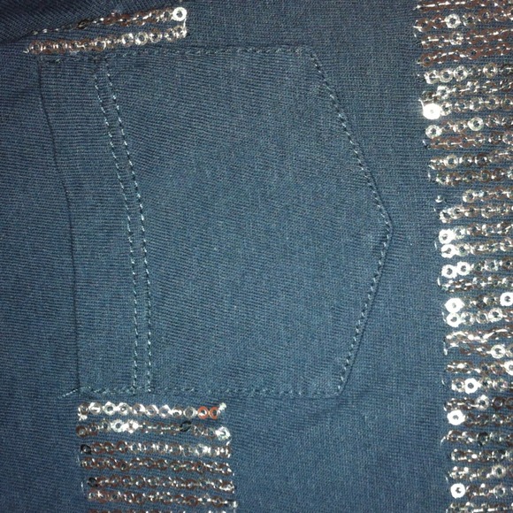 Navy blue V-neck sequin top sz XS - Picture 2 of 3