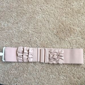 New York & Company Stretch Belt.