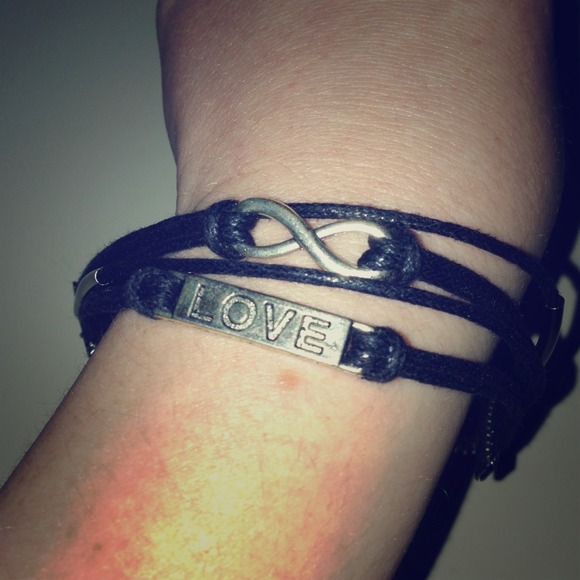 💰SOLD💰Black Leather Infinity Bracelet