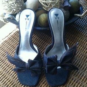 💛Denim Kitten Heals💛