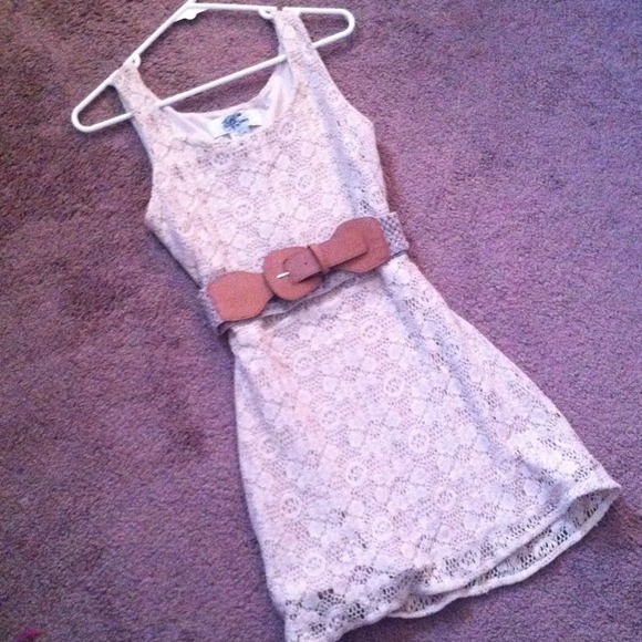 BOGO Crochet dress beige & 2 old navy shorts