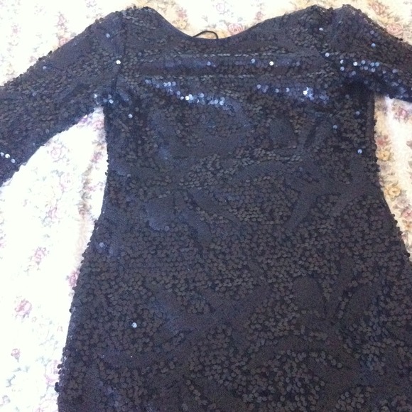 Dress - Picture 3 of 4