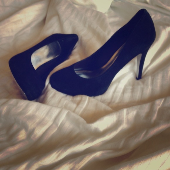 Black suede heels