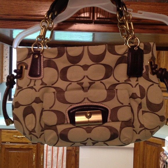 SOLD!!! Authentic Coach Kristin Satchel