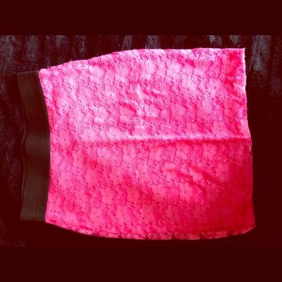 ❌TRADED❌💕Pink Lace Pencil Skirt