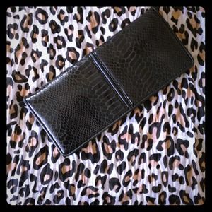 Black snake skin clutch ✨The Limited✨