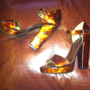 Prada Shoes - ๐ดSOLD AMAZING Tortoise Prada Heels!! Prada Shoes - ๐ดSOLD AMAZING Tortoise Prada Heels!!