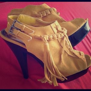 Fun yellow w/ tassels