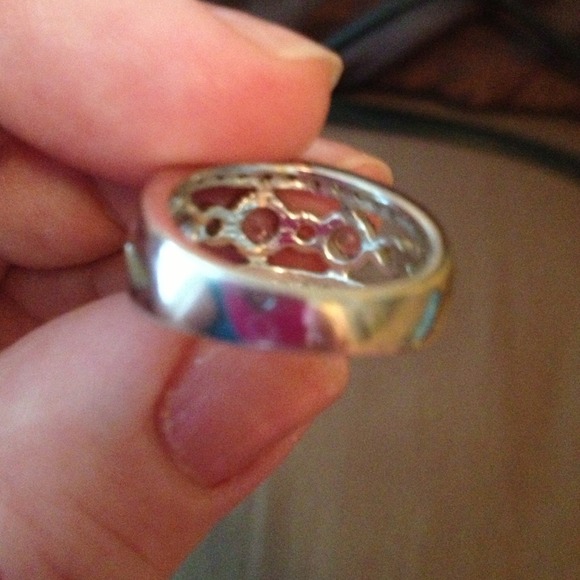 *****SOLD*****Lia Sophia Ring . Like new - Picture 2 of 2