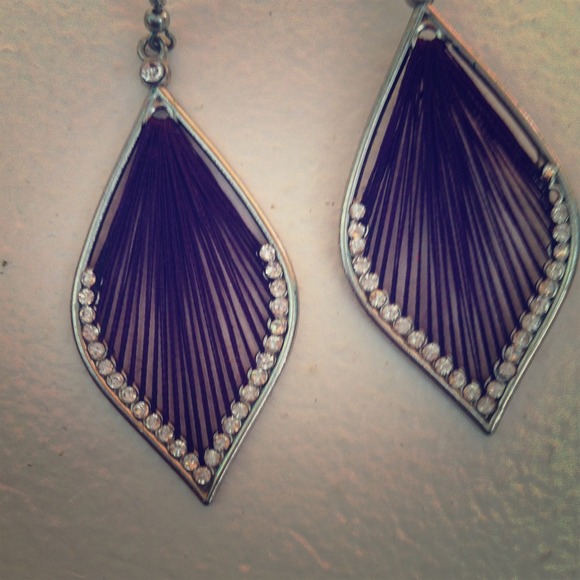 Purple drop rhinestone earrings