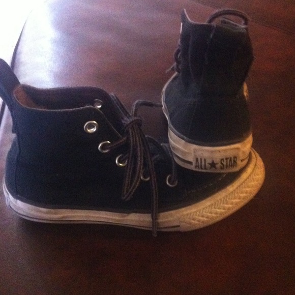 Converse - Picture 2 of 4