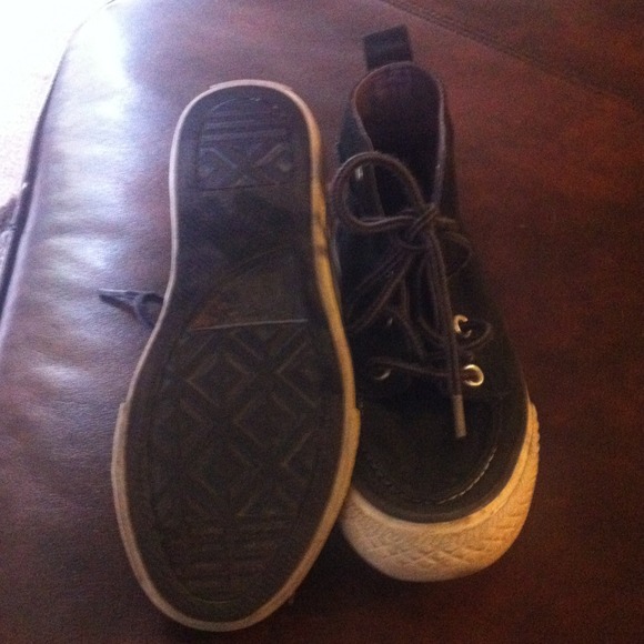 Converse - Picture 3 of 4