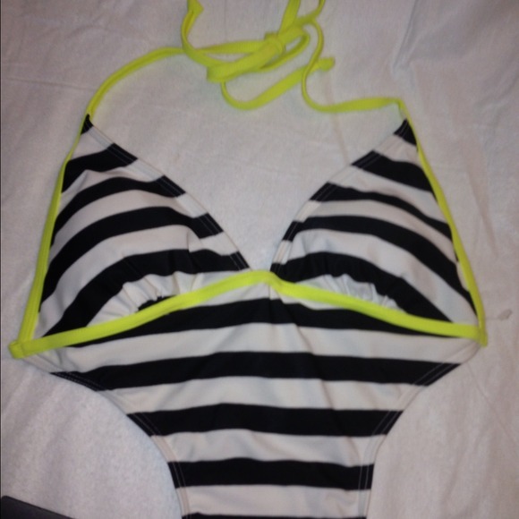 🔴SOLD🔴🌴One Piece swimsuit🌴 - Picture 4 of 4
