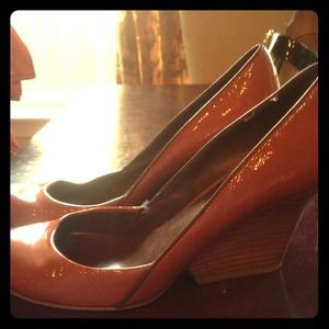 SOLD....Nine west wedges light brown Patton