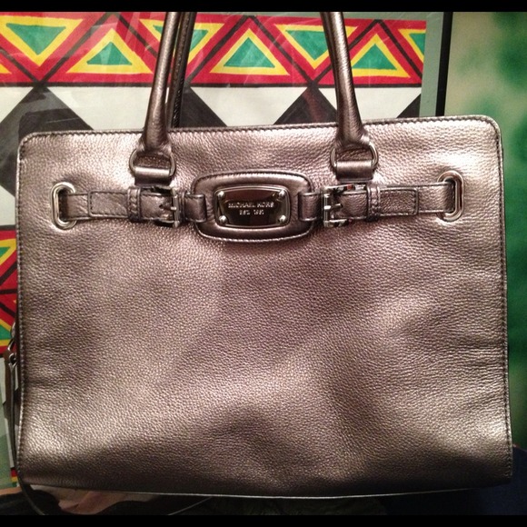 **Reserved** Authentic Michael Kors shoulder bag